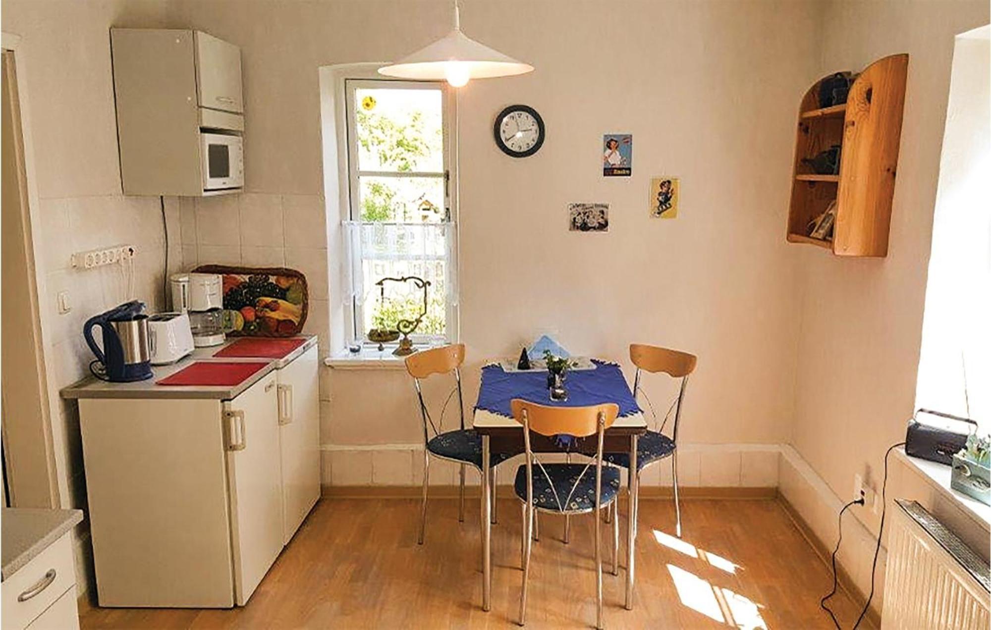 1 Bedroom Nice Apartment In Flueggendorf Klausdorf  Esterno foto